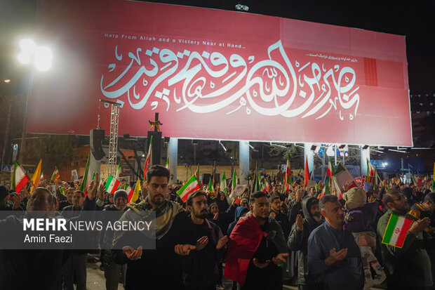 رژه خودرویی اقتدار وطن در شیراز