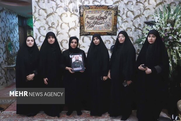 امانت پلاک و لبخند ابدی سرهنگ سخنور