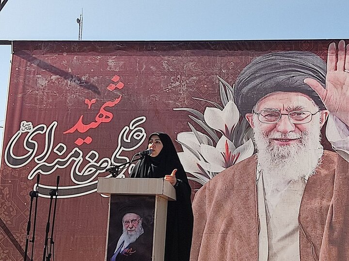 فاضلیان: حضور پرشور بانوان در صحنه، دشمن را ناکام خواهد گذاشت 