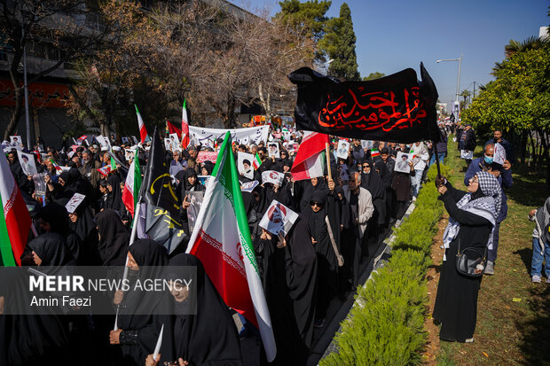 تشییع پیکر 12 شهید اقتدار وطن در شیراز