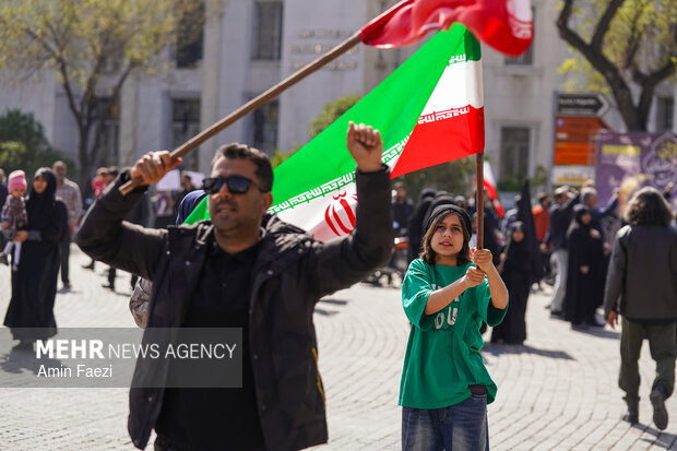 تشییع پیکر 12 شهید اقتدار وطن در شیراز