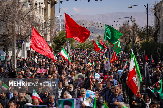 تشییع پیکر 12 شهید اقتدار وطن در شیراز