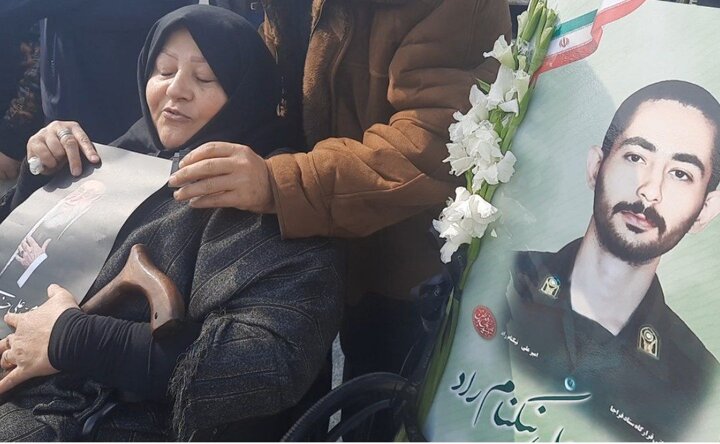 اجازه نمی دهم خون پسرم و رهبرم پایمال شود