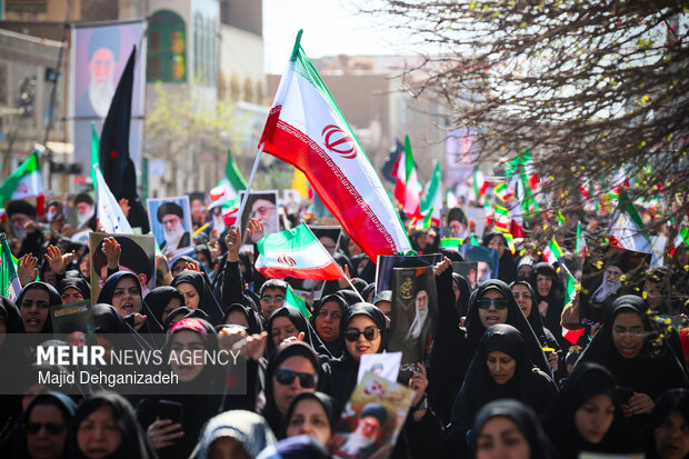 گلستان در سوگ و حماسه؛ تشییع شهدای مدافع وطن با شعار مقاومت و ایستادگی