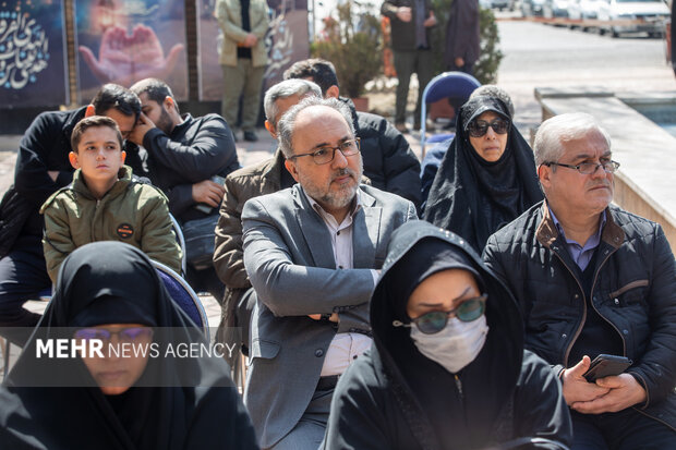 تجمع هنرمندان در وداع با رهبر شهید انقلاب
