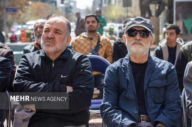 تجمع هنرمندان در وداع با رهبر شهید انقلاب