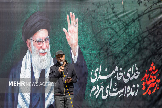 تجمع هنرمندان در وداع با رهبر شهید انقلاب