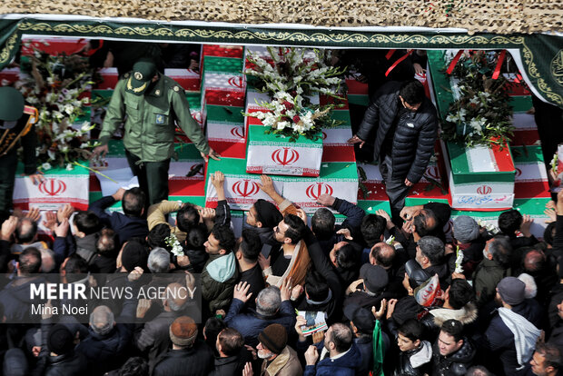 تشییع پیکر مطهر ۱۱ شهید اقتدار در تبریز
