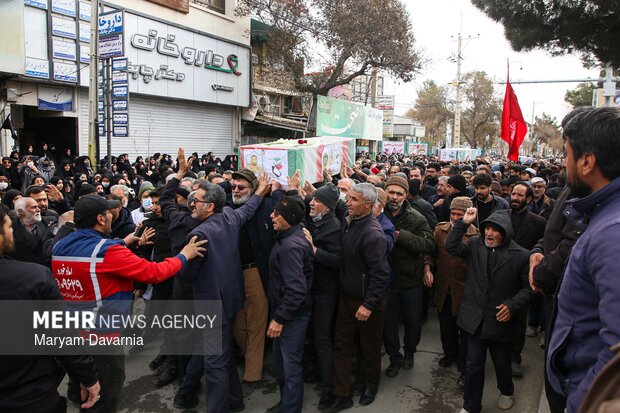 تشییع پیکر سه تن از شهدای حملات آمریکایی و صهیونی در شیروان