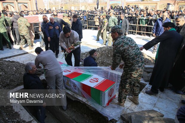 تشییع پیکر سه تن از شهدای حملات آمریکایی و صهیونی در شیروان