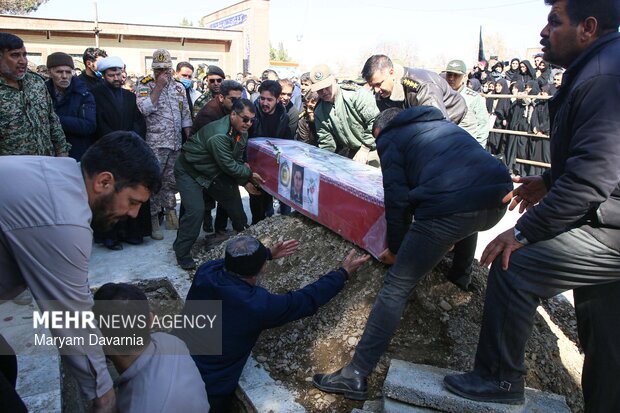 تشییع پیکر سه تن از شهدای حملات آمریکایی و صهیونی در شیروان