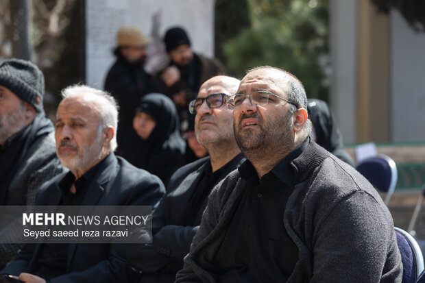 تجمع هنرمندان در وداع با رهبر شهید انقلاب