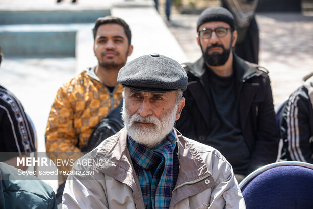 تجمع هنرمندان در وداع با رهبر شهید انقلاب