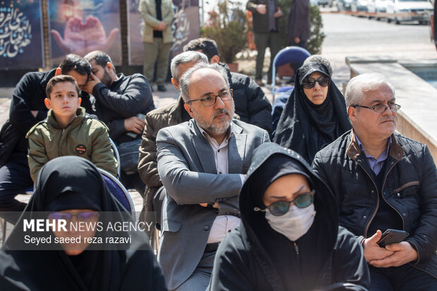 تجمع هنرمندان در وداع با رهبر شهید انقلاب