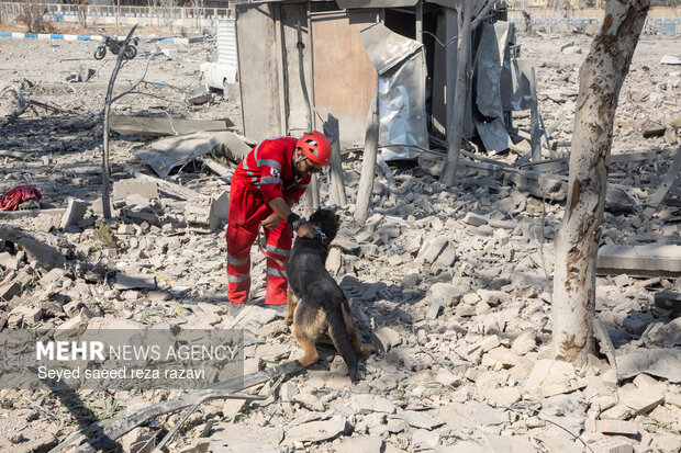 تجاوز آمریکایی_صهیونیستی به استادیوم بعثت تهران