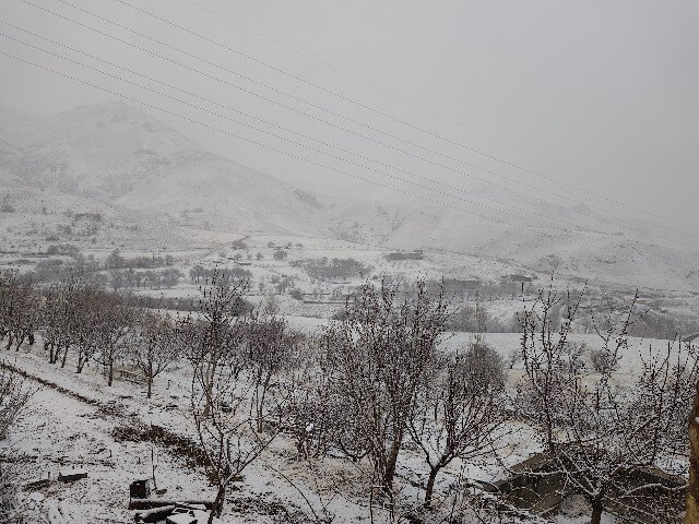 بارش برف کوههای سنندج را سفید پوش کرد