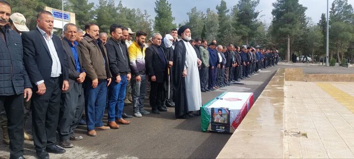 مراسم تشییع پیکر شهید ستوان سوم محمدحسین بهروزی‌منش در ایوان برگزار شد