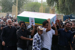 تشییع شهید سرهنگ خلبان عالی؛ بدرقه قهرمان با شعار «هیهات منا الذله»