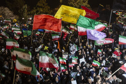 وداع با سه شهید اقتدار همزمان با سوگ رهبر شهید امت در اراک