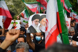 خروش نمازگزاران جمعه توکهور وهشتبندی هرمزگان علیه تجاوزگران آمریکایی