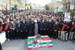 حماسه حضور مردم سمنان در تشییع دو شهید مدافع وطن؛ پیکرها بدرقه شد