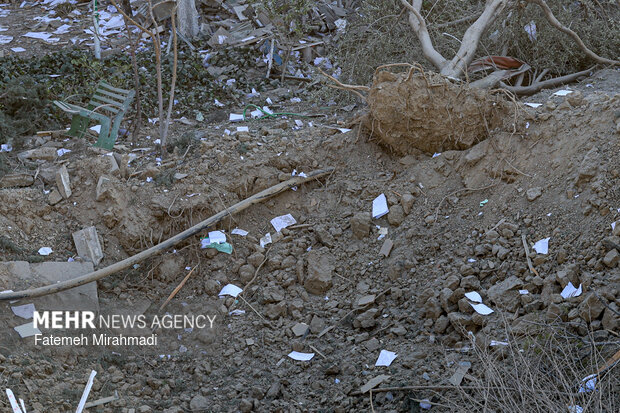 آثار تجاوز هوایی به شهرداری منطقه ۱۸ تهران