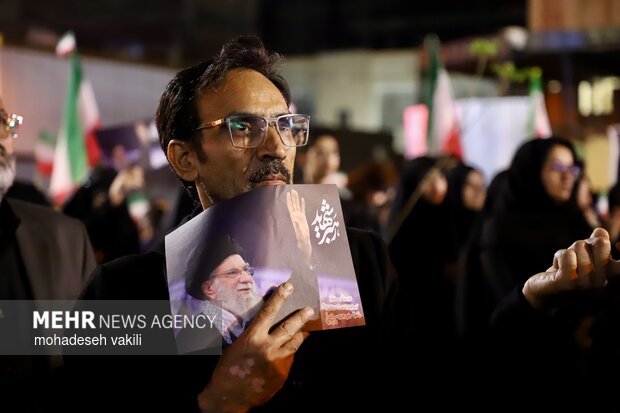 اجتماع مردم زاهدان در سوگ رهبر شهید