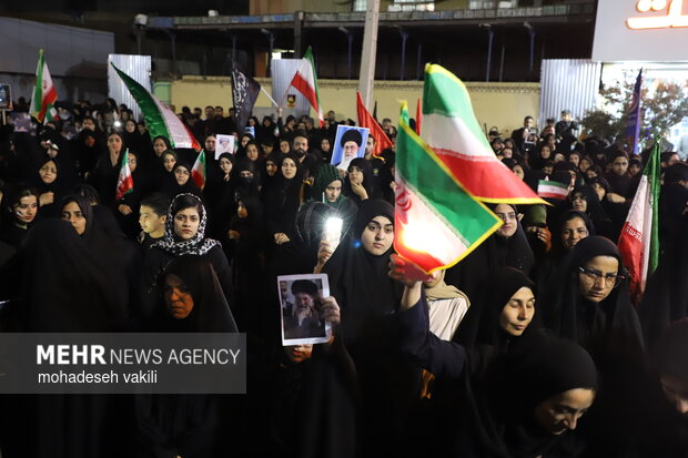 اجتماع مردم زاهدان در سوگ رهبر شهید