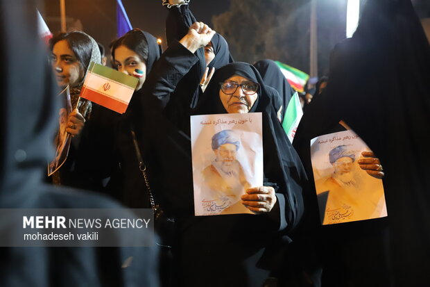 اجتماع مردم زاهدان در سوگ رهبر شهید