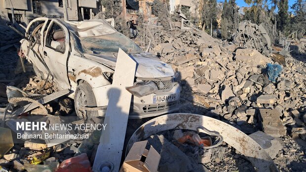 جنایت جنگی آمریکایی - صهیونیستی در شیراز منجر به شهادت ۲۰ شهروند شد