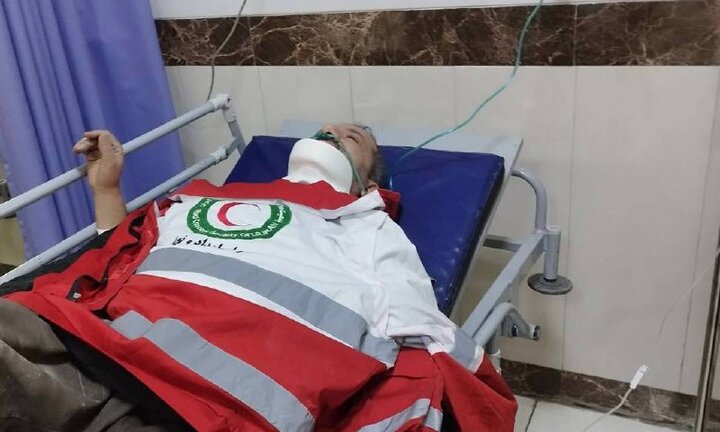 ساختمان هلال احمر مهاباد در حمله هوایی دچار آسیب و تخریب شد