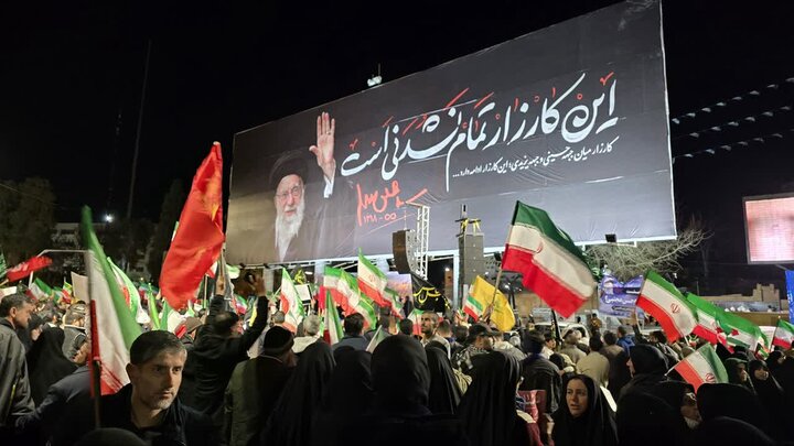 رونمایی از دیوارنگاره جدید میدان امام حسین(ع) شیراز