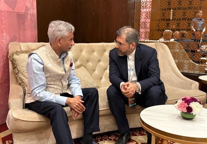 Erakçi'nin yardımcısı Hindistan Dışişleri Bakanı ile görüştü