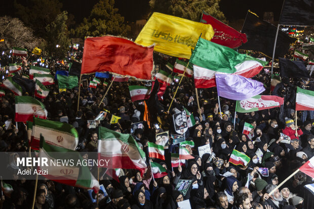 وداع با سه شهید اقتدار همزمان با سوگ رهبر شهید امت در اراک