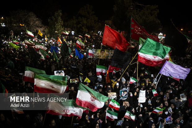 وداع با سه شهید اقتدار همزمان با سوگ رهبر شهید امت در اراک