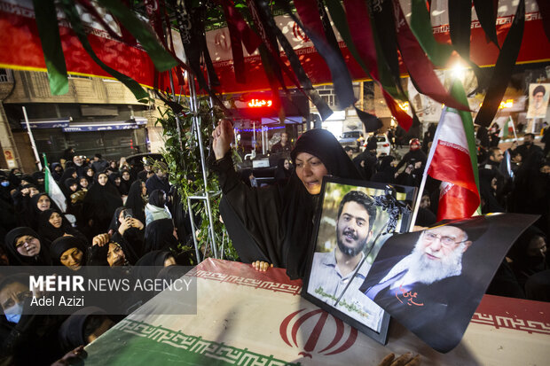 وداع با سه شهید اقتدار همزمان با سوگ رهبر شهید امت در اراک