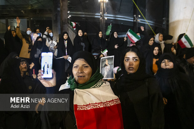 وداع با سه شهید اقتدار همزمان با سوگ رهبر شهید امت در اراک