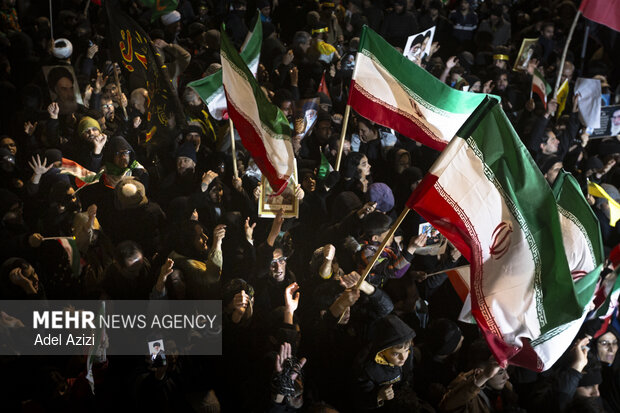 وداع با سه شهید اقتدار همزمان با سوگ رهبر شهید امت در اراک