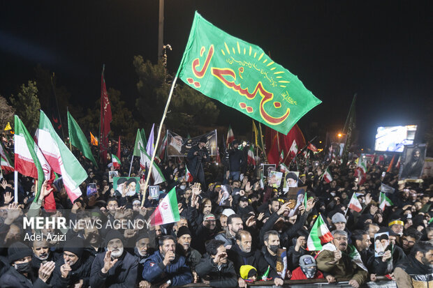 وداع با سه شهید اقتدار همزمان با سوگ رهبر شهید امت در اراک