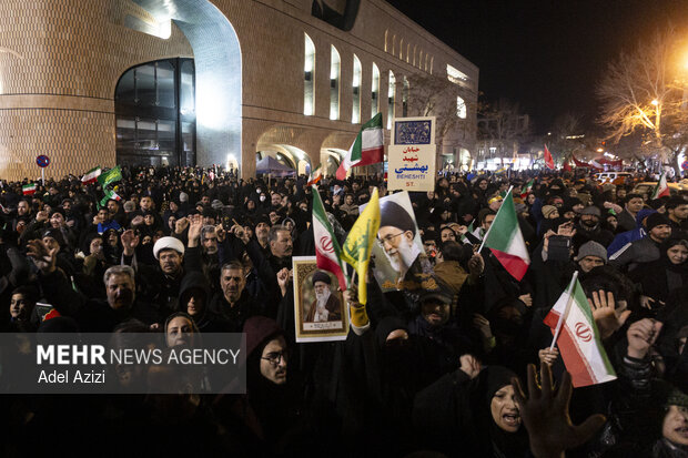 وداع با سه شهید اقتدار همزمان با سوگ رهبر شهید امت در اراک