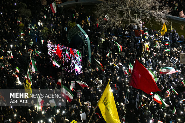 وداع با سه شهید اقتدار همزمان با سوگ رهبر شهید امت در اراک