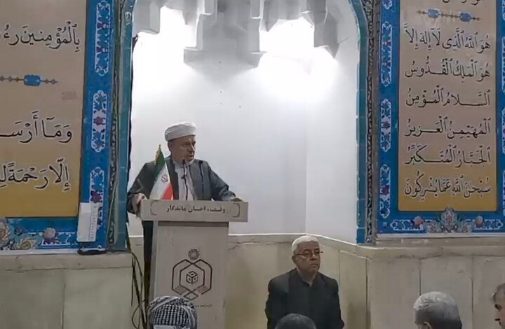 امام جمعه موقت سنندج: ملت ایران با استقامت از شرایط سخت عبور می‌کند