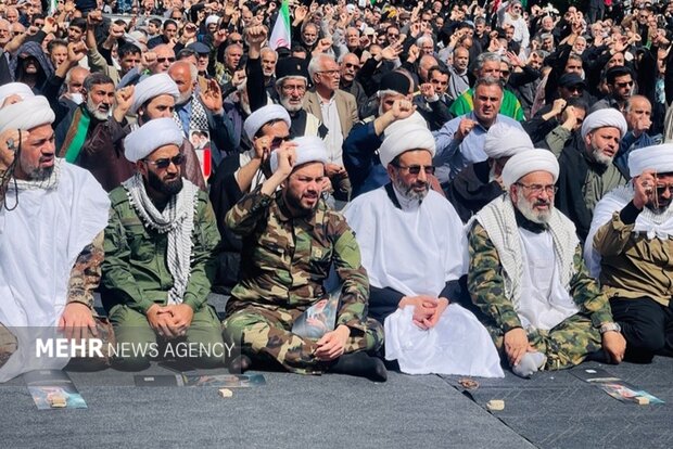 ایران بھر میں امریکہ و اسرائیل کے خلاف احتجاجی ریلیاں، شہید رہبر کے خون کا بدلہ لینے کا مطالبہ