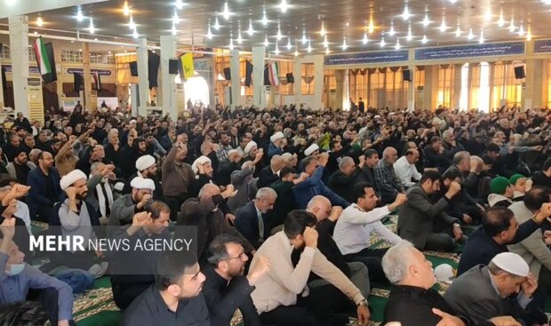 حضور گسترده بوشهری‌ها در نماز جمعه