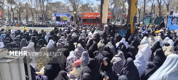 جمعه‌ای که تاریخ را در آغوش کشید؛ خروش لرستانی‌ها در سوگ رهبر شهید