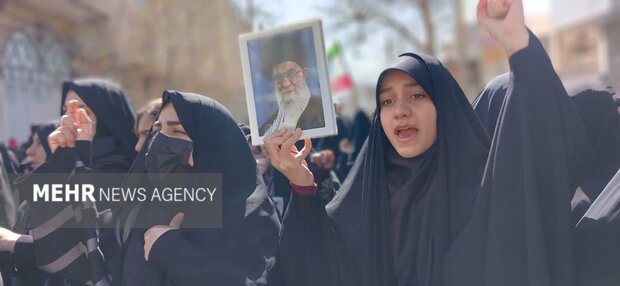 جمعه‌ای که تاریخ را در آغوش کشید؛ خروش لرستانی‌ها در سوگ رهبر شهید