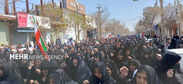 جمعه‌ای که تاریخ را در آغوش کشید؛ خروش لرستانی‌ها در سوگ رهبر شهید