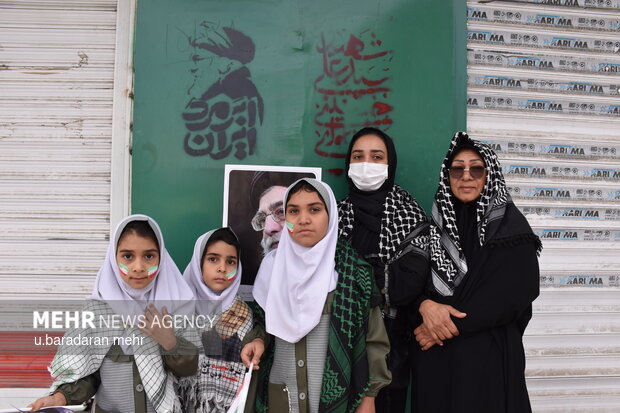 راهپیمایی مردم زاهدان در سوگ رهبر شهید