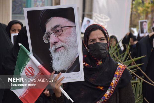 راهپیمایی مردم زاهدان در سوگ رهبر شهید