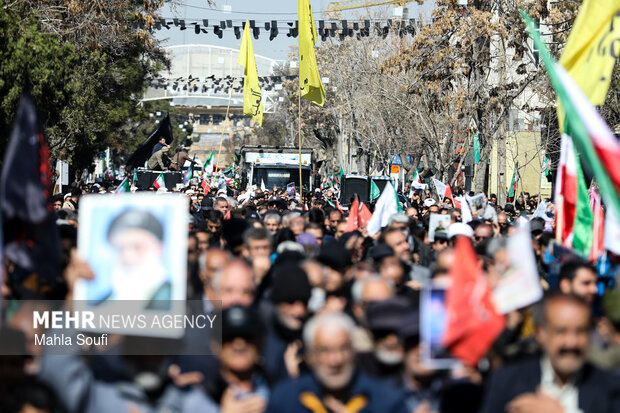 تشییع پیکر مطهر ۴ شهید اقتدار ایران اسلامی در اراک